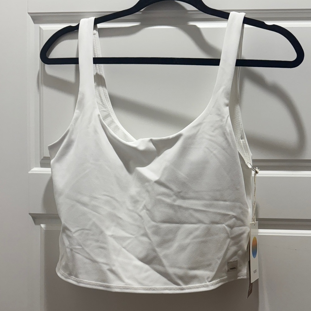 Vuori Daily Crop - White - Picture 2 of 7